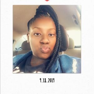 Meet your Posher, Danisha